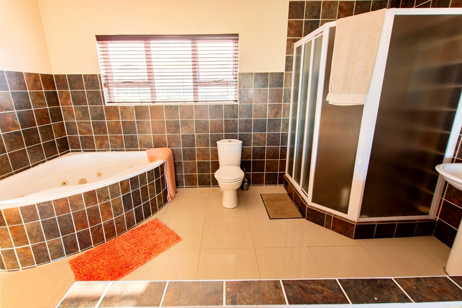 To Let 4 Bedroom Property for Rent in Yzerfontein Western Cape